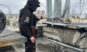 Поранені жінки на Нікопольщині, вбиті чоловіки на Синельниківщині, під ударом Кривий Ріг і Апостолове – поліція розповіла про наслідки обстрілів Дніпропетровщини (фото)