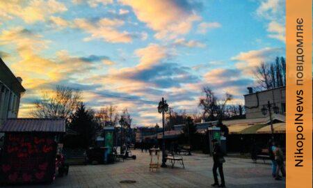 «Божевільні покидьки продовжують справжній терор»: Кривий Ріг за добу пережив шість масованих шахедних атак, вбито залізничника