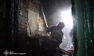 У Марганці сьогодні під час пожежі у квартирі отруївся продуктами горіння чоловік