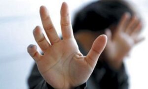 Заступилася за матір і отримала побої: у Нікополі судили Заступилася за матір і отримала побої: у Нікополі судили чоловіка, який побив неповнолітню падчерку