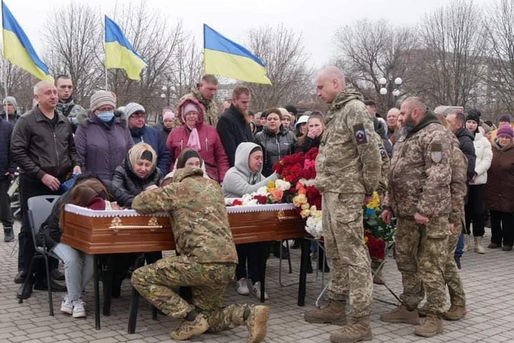 Вбиті росією мешканці Нікопольщини. Захисник з Покрова Владислав Гончаренко загинув 5 березня  2024 року. Тож сьогодні другі роковини його смерті, і ми вшановуємо пам’ять Героя.