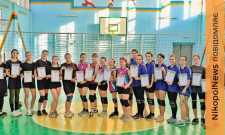 У Покрові відбулася товариська матчева зустріч з волейболу серед дівчат (фото)