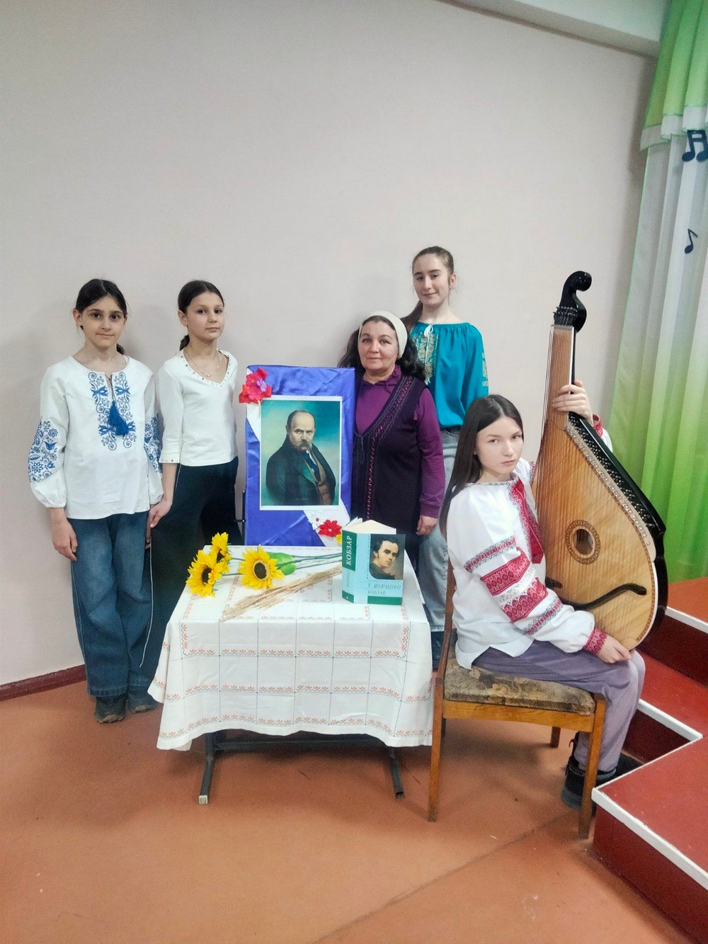 У Покрові сьогодні вшанували Тараса Шевченка (фото)