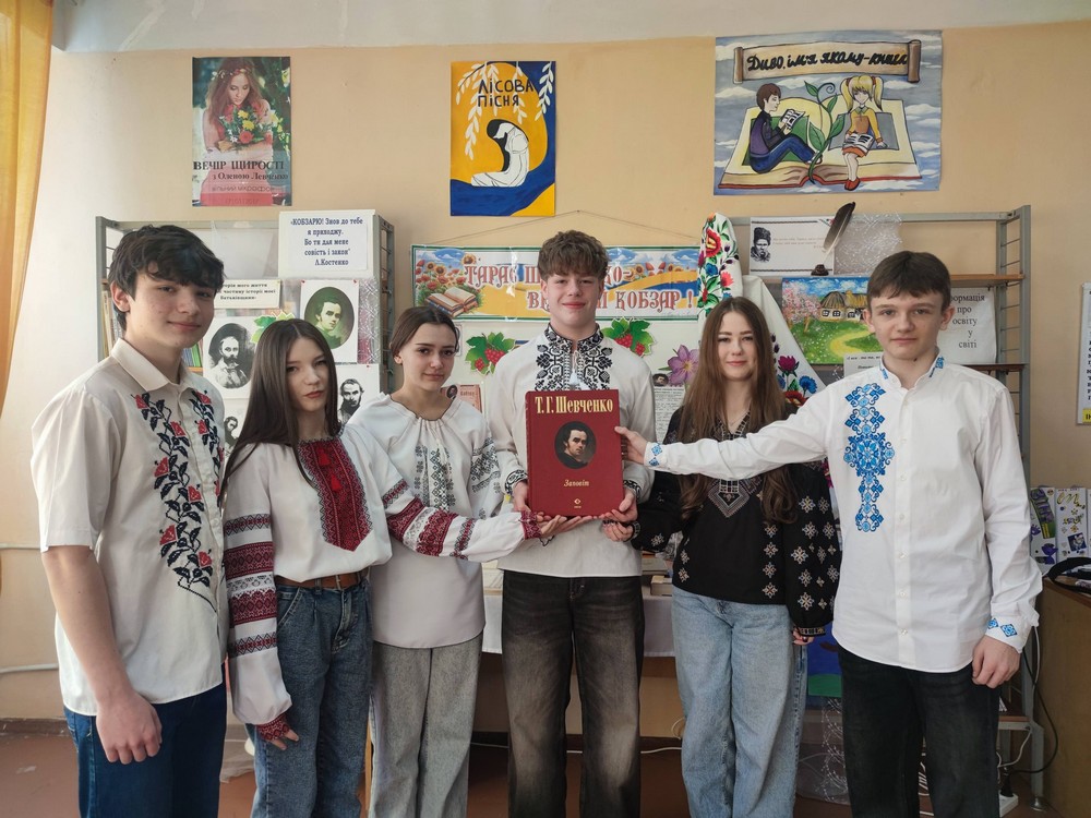 У Покрові сьогодні вшанували Тараса Шевченка (фото)