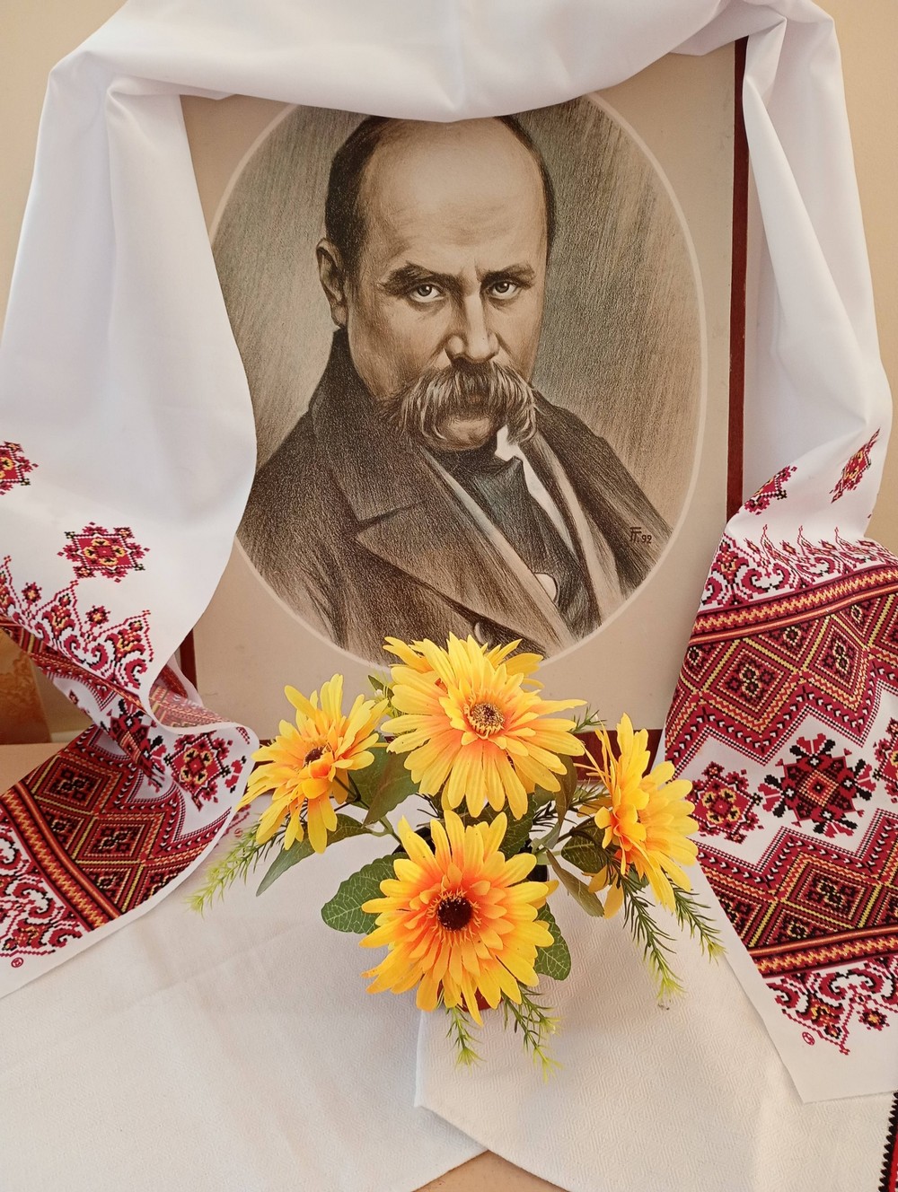 У Покрові сьогодні вшанували Тараса Шевченка (фото)