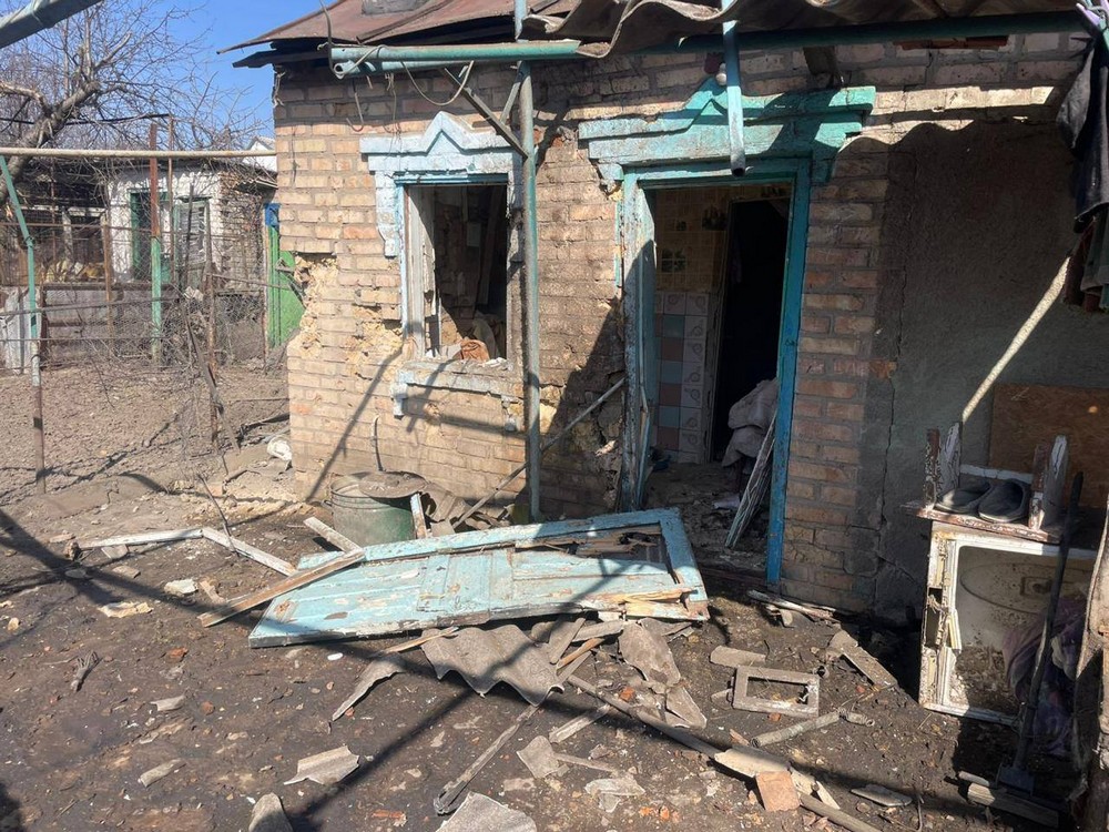 У Нікополі двоє поранених і руйнування, також є поранені у Дніпрі і Синельниківському районі внаслідок ворожих атак (фото) У Нікополі двоє поранених і руйнування, також є поранені у Дніпрі і Синельниківському районі внаслідок ворожих атак (фото)