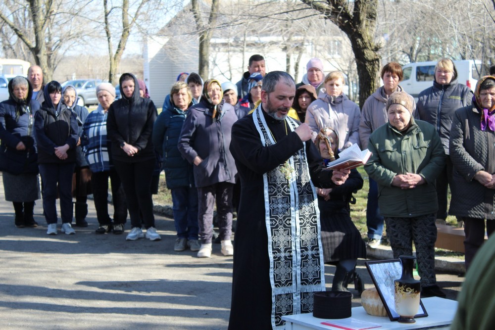 Рятуючи життя інших, він проявив справжню мужність… На Нікопольщині сьогодні провели в останню путь Героя (фото)