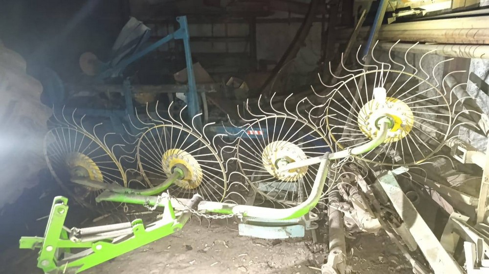 Двоє поранених, пожежі і руйнування: ворог бив по Нікопольщині, Синельниківщині і Павлоградщині