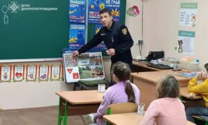 У Червоногригорівській громаді офіцер-рятувальник навчав школярів правилам безпечної поведінки