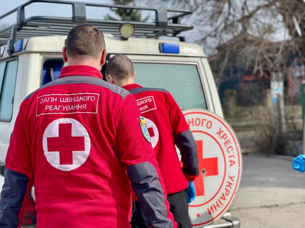 З одного із найнебезпечніших районів Нікополя евакуювали родину: фото З одного із найнебезпечніших районів Нікополя евакуювали родину: фото