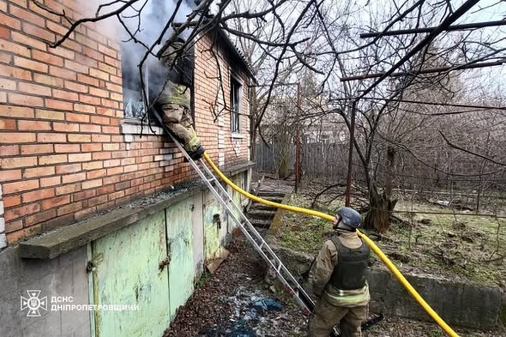 Поранену у Нікополі жінку доправили до лікарні