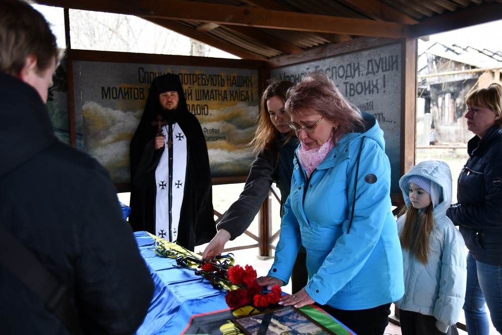 Нікополь сьогодні прощався з Героєм: фото