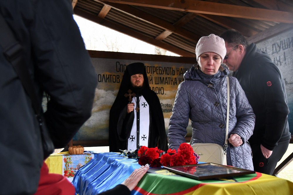 Нікополь сьогодні прощався з Героєм: фото