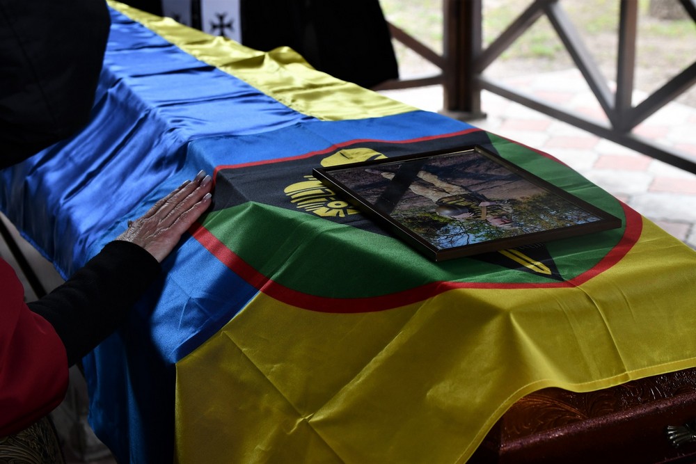 Нікополь сьогодні прощався з Героєм: фото