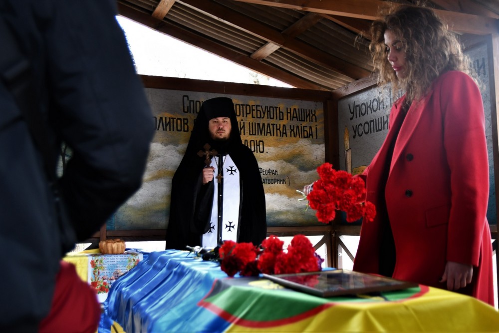 Нікополь сьогодні прощався з Героєм: фото