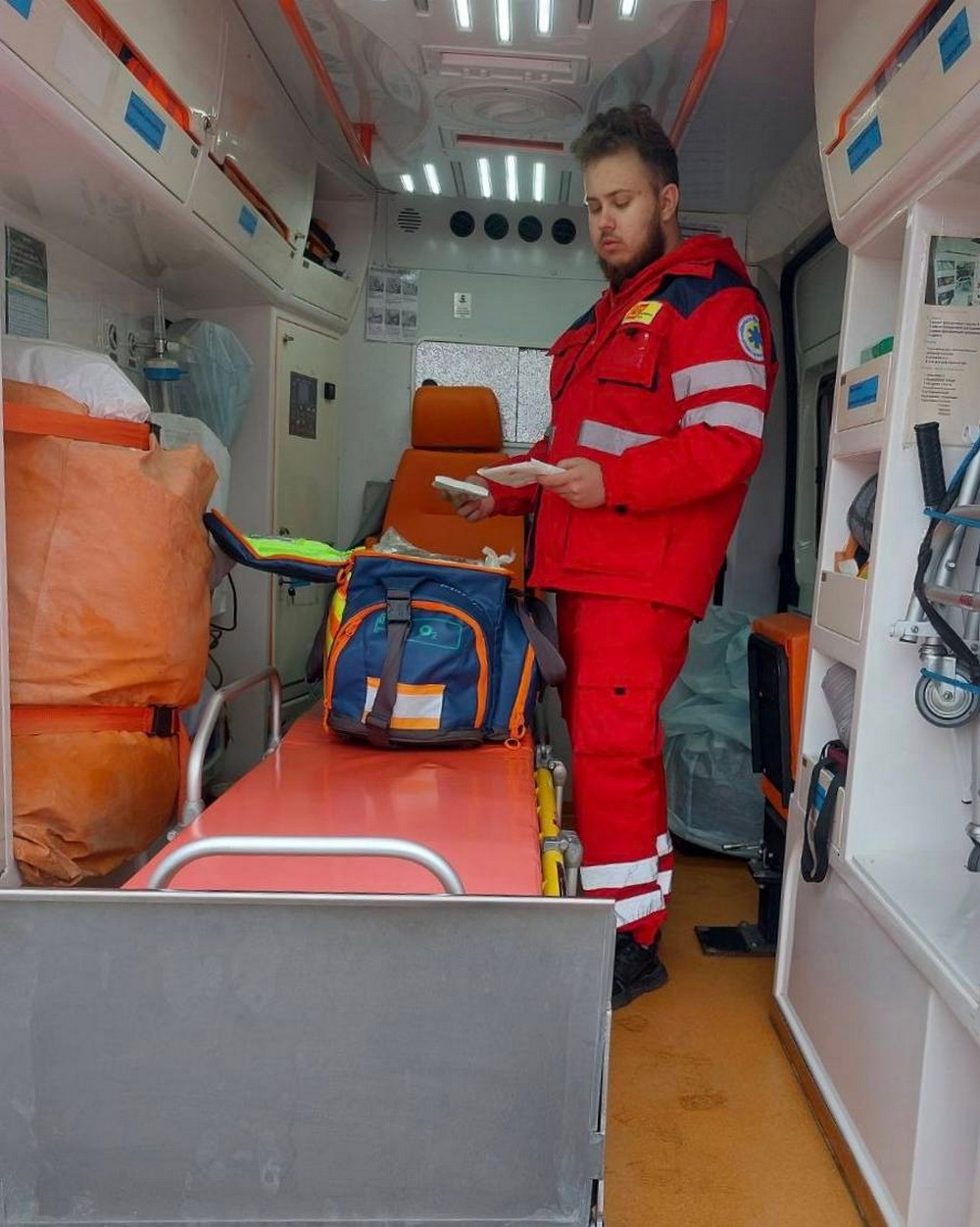 Дві бригади медиків рятували поранену на Нікопольщині родину під загрозою повторного удару Дві бригади медиків рятували поранену на Нікопольщині родину під загрозою повторного удару