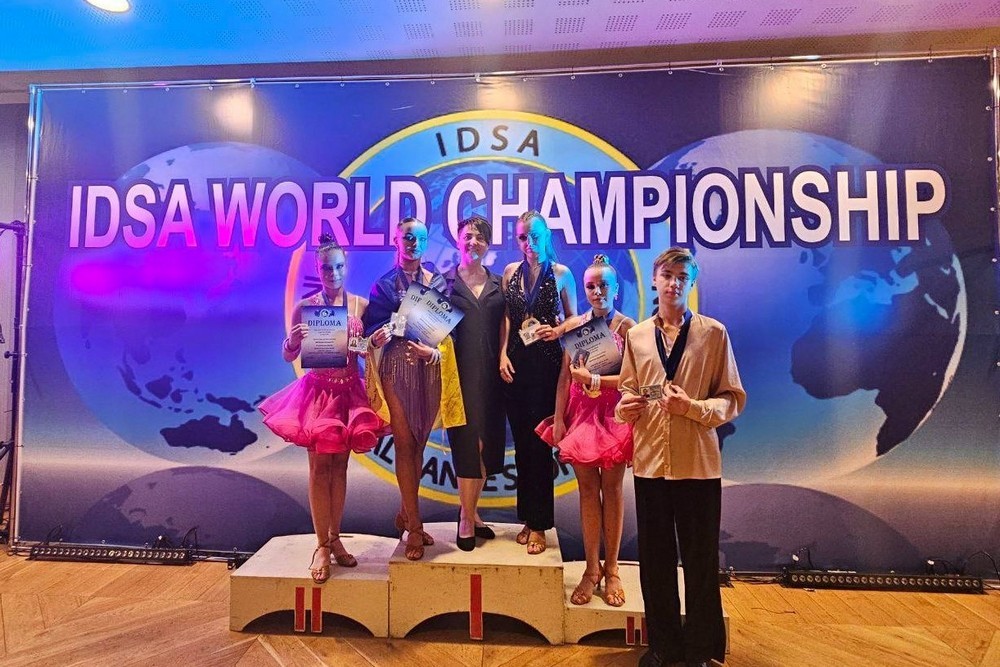 Покровчани блискуче виступили на чемпіонаті світу з бальних танців (фото) Покровчани блискуче виступили на чемпіонаті світу з бальних танців (фото)