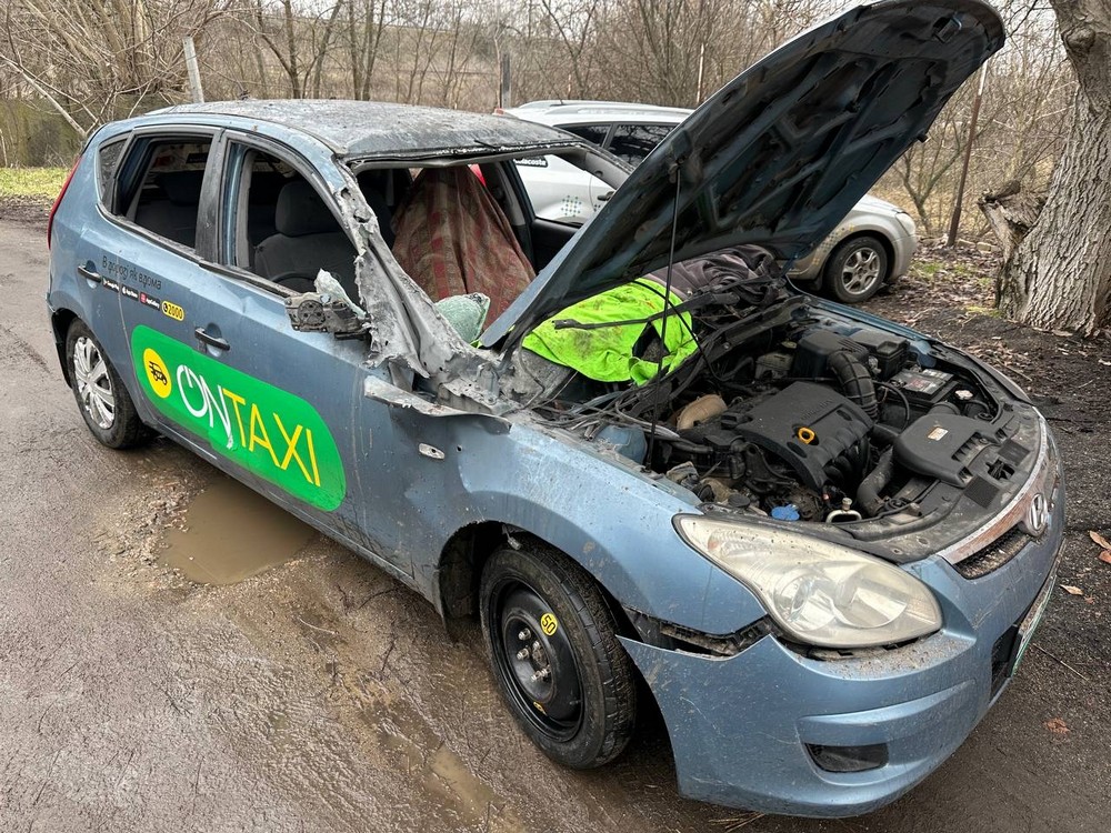 Встиг вискочити за 5 секунд до… Влучання дрона в авто таксі у Нікополі прокоментували в компанії OnTaxi Встиг вискочити за 5 секунд до… Влучання дрона в авто таксі у Нікополі прокоментували в компанії OnTaxi