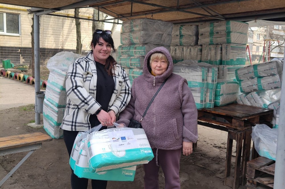 Маломобільним мешканцям Марганецької громади благодійники видали 225 засобів гігієни 3 Маломобільним мешканцям Марганецької громади благодійники видали 225 засобів гігієни 3