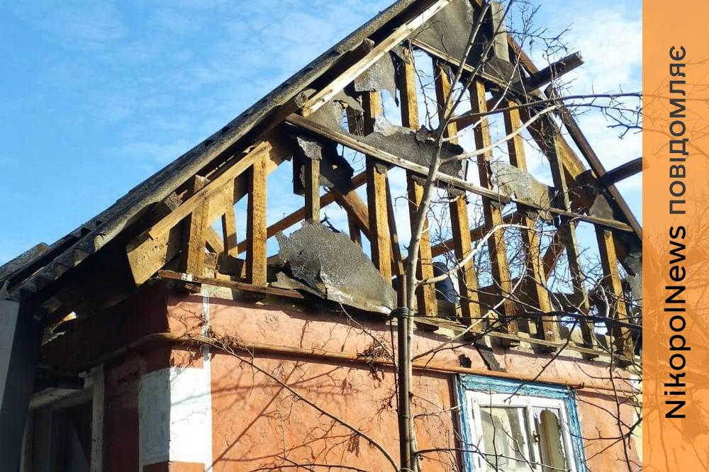 Тікаючи від літачка, забігли в дім, але ворог скинув боєприпас: на Нікопольщині окупанти влаштували полювання на двох жінок, вони поранені 1 Медики Нікопольщини 1 березня надали допомогу постраждалим 3