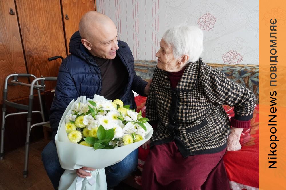 48 років працювала лікарем у медичних установах: мешканка Нікополя сьогодні відзначає 100-річний ювілей 1 Мешканка Нікополя сьогодні