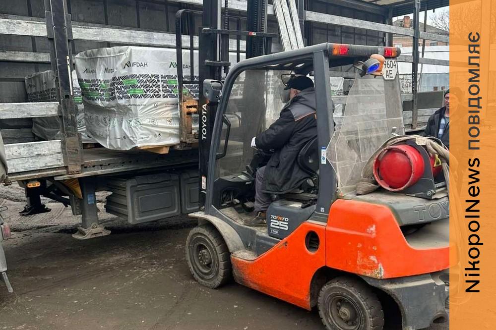 Нікополь отримав шифер від Дніпро ОВА для ліквідації наслідків обстрілів 1 Нікополь отримав шифер від Дніпро ОВА для ліквідації наслідків обстрілів