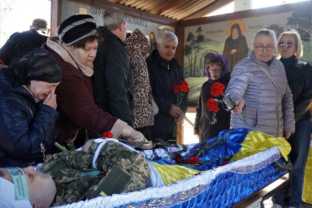 Нікополь провів в останню путь Захисника 10