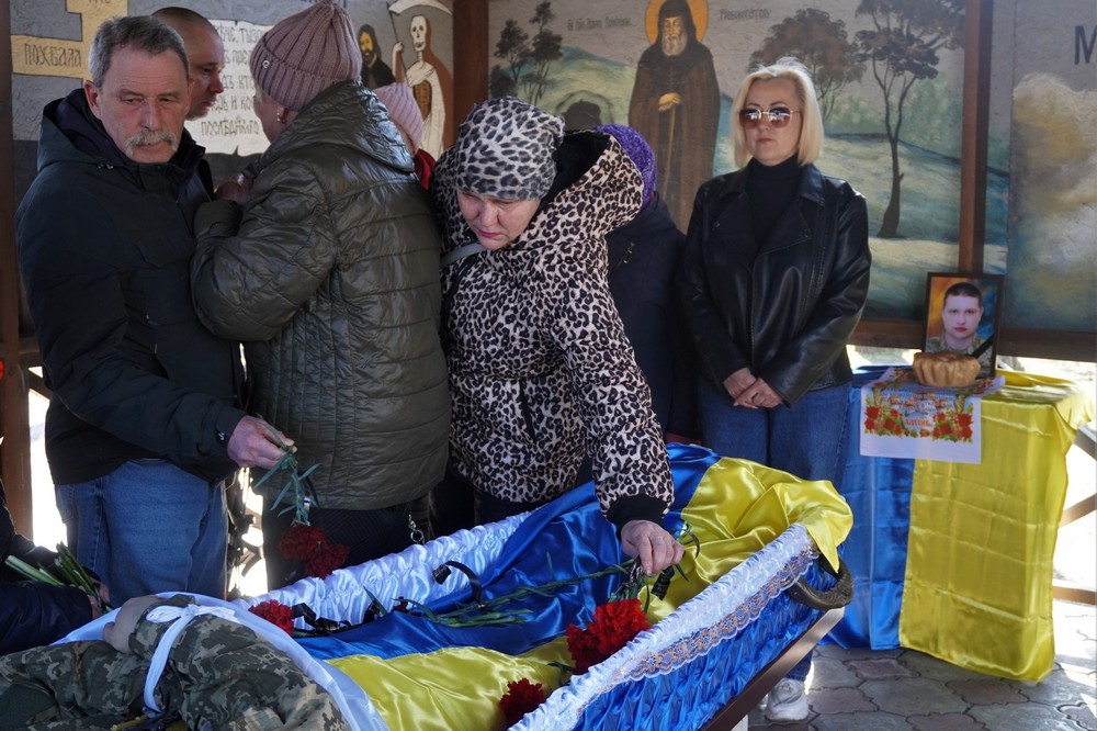 Нікополь провів в останню путь Захисника 9