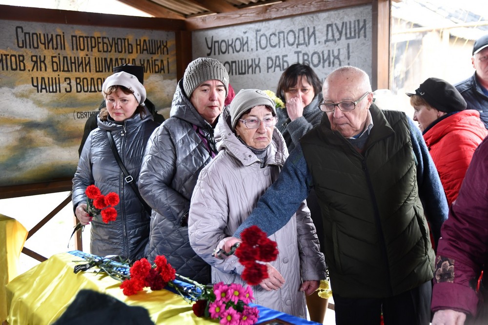 Нікополь сьогодні провів в останню путь полеглого Захисника 5 Нікополь сьогодні провів в останню путь полеглого Захисника 5