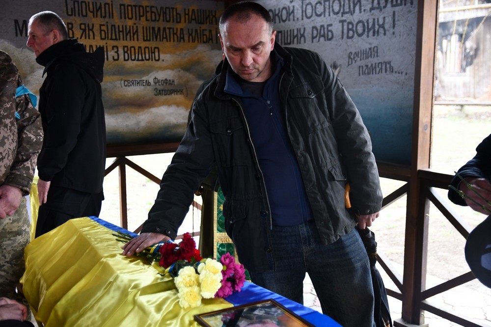 Нікополь сьогодні провів в останню путь полеглого Захисника 8 Нікополь сьогодні провів в останню путь полеглого Захисника 8