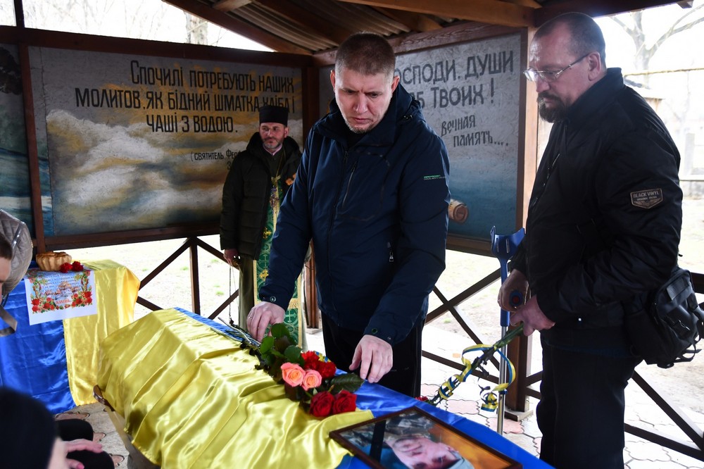 Нікополь сьогодні провів в останню путь полеглого Захисника 9 Нікополь сьогодні провів в останню путь полеглого Захисника 9