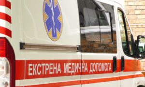 Поїхали в магазин і потрапили під атаку дрона: на Нікопольщині врятували вагітну жінку і дитину