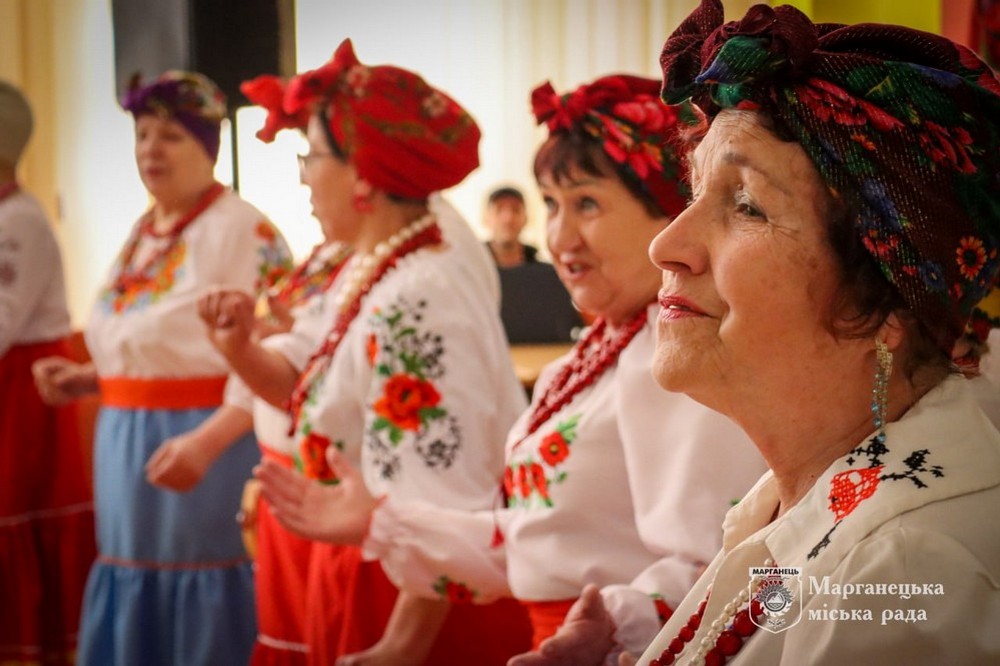  У Марганецькій центральній лікарні привітали жінок зі святом (фото) 2