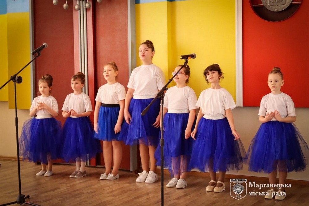  У Марганецькій центральній лікарні привітали жінок зі святом (фото) 6