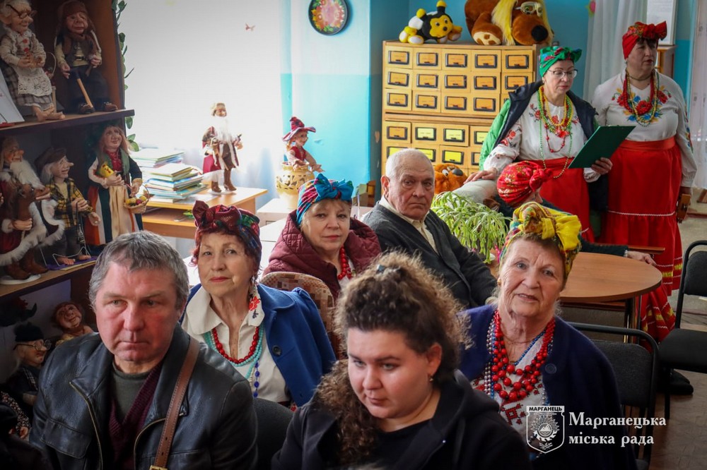  У  бібліотеці Марганця відбулися 8