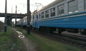 У тому числі по станції Нікополь: з 14 по 16 березня додатково обмежують рух приміських поїздів на Дніпропетровщині