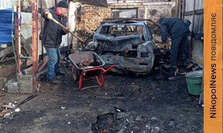 Усувають наслідки обстрілів, замітають тротуари, замінюють перегорілі лампи: робота комунальників Нікополя на цьому тижні (фото)