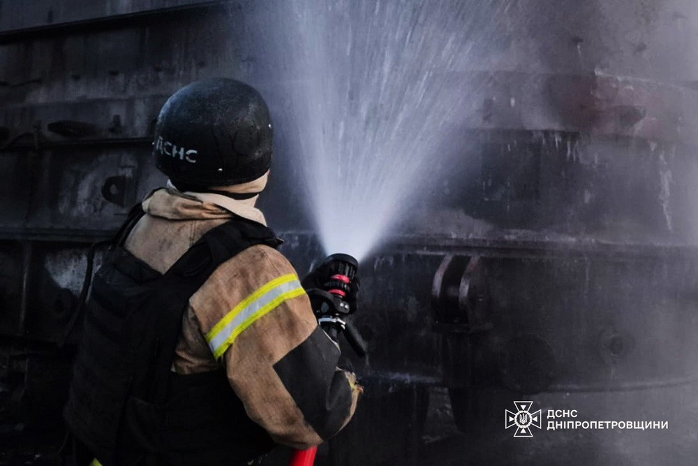 Фото наслдіків ворожих атак на Дніпропетровщині Фото наслдіків ворожих атак на Дніпропетровщині