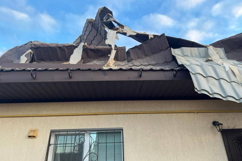 У Нікополі є загиблий і поранена – ворог накрив місто «Градом», також під ударом були Нікопольський, Самарівський і Синельниківський райони (фото)