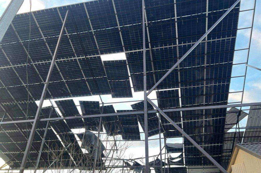 У Нікополі є загиблий і поранена – ворог накрив місто «Градом», також під ударом були Нікопольський, Самарівський і Синельниківський райони (фото)