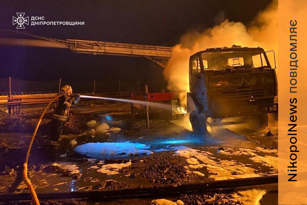 Окупанти вдарили по рятувальниках на Дніпропетровщині сьогодні під час ліквідації пожежі (фото)
