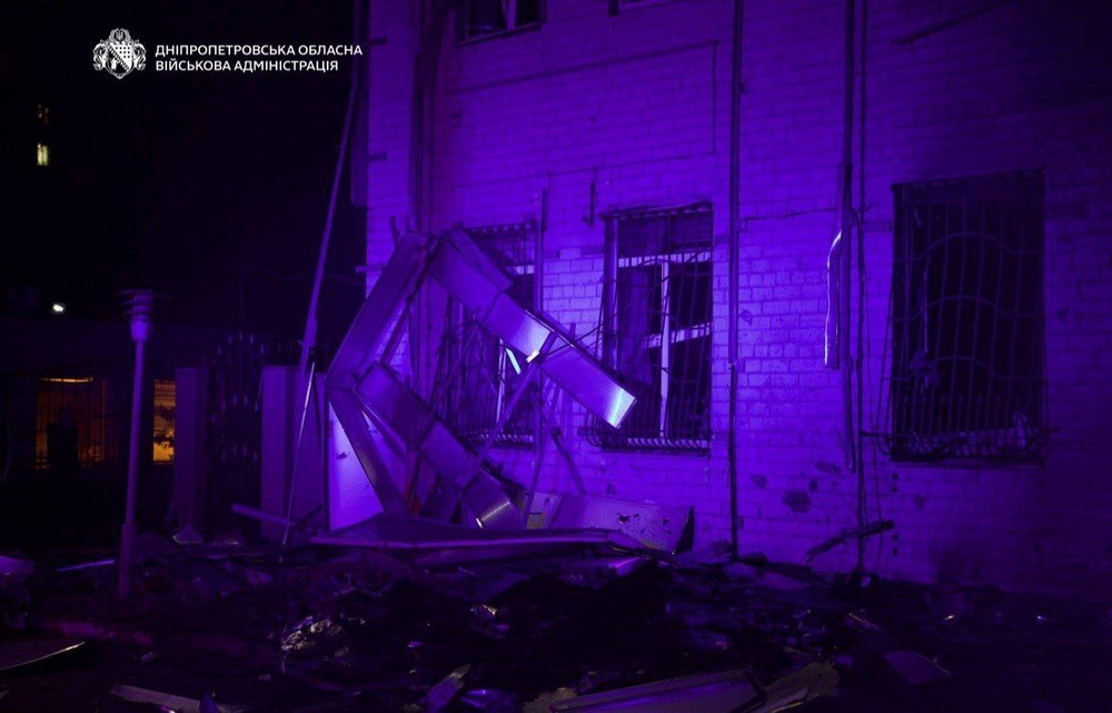 10 поранених і руйнування: ворог масовано атакував Дніпро, вдарив з РСЗВ по Нікопольщині, бив по Синельниківщині (фото)