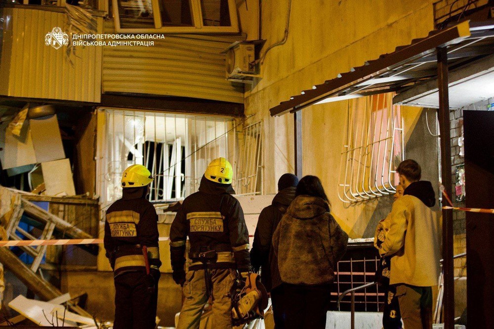 10 поранених і руйнування: ворог масовано атакував Дніпро, вдарив з РСЗВ по Нікопольщині, бив по Синельниківщині (фото)