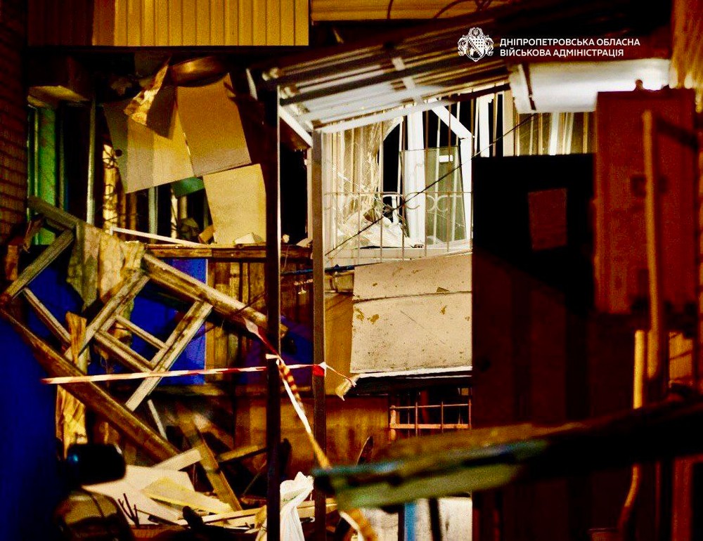 10 поранених і руйнування: ворог масовано атакував Дніпро, вдарив з РСЗВ по Нікопольщині, бив по Синельниківщині (фото)