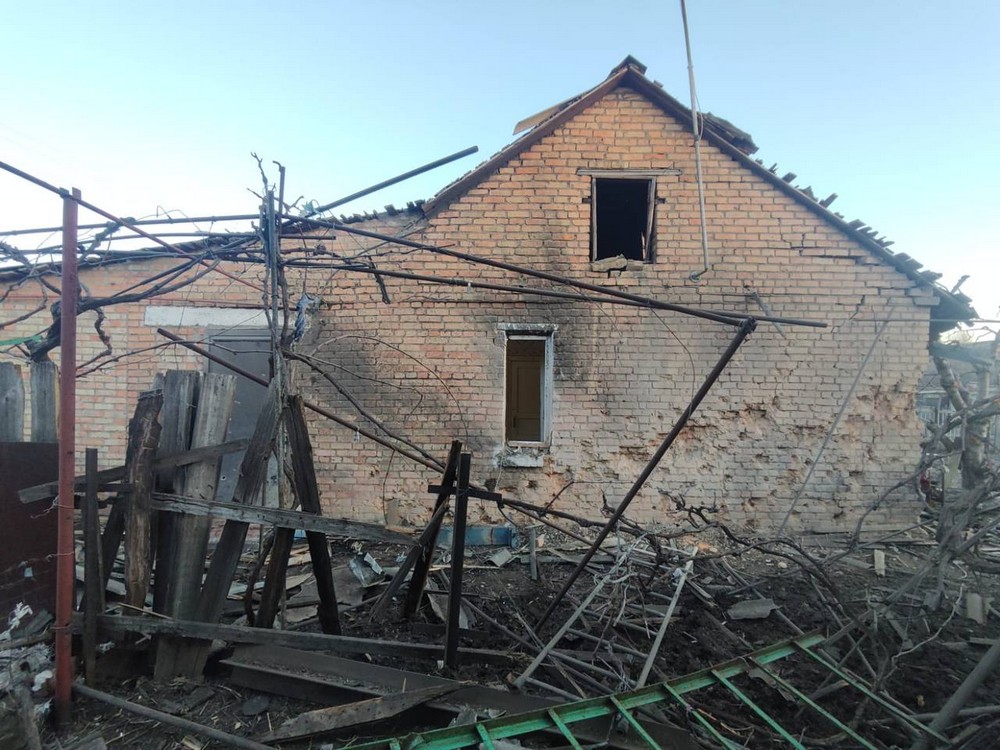 10 поранених і руйнування: ворог масовано атакував Дніпро, вдарив з РСЗВ по Нікопольщині, бив по Синельниківщині (фото)