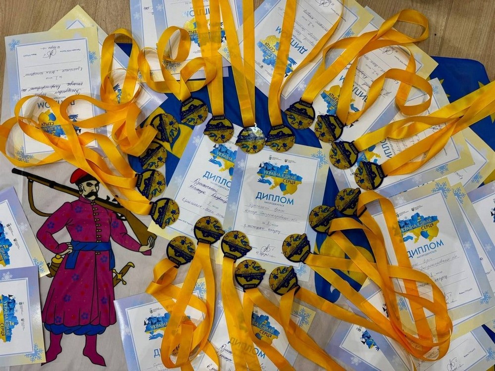 Команда з Нікопольщини отримала блискучі результати у Всеукраїнському конкурсі «Україна єднає серця»