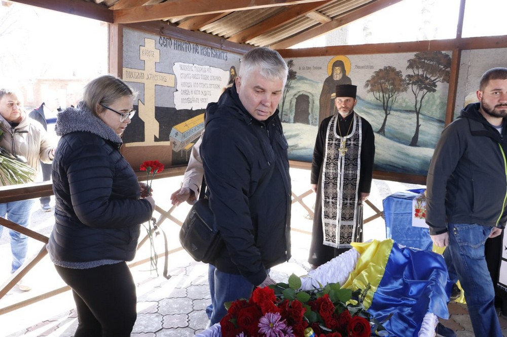 У Нікополі сьогодні провели в останню путь Героя: фото