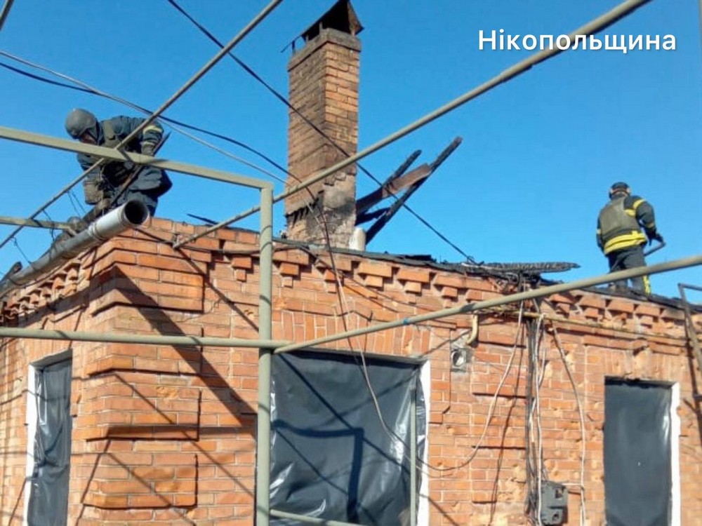 У Нікополі сталися пожежі, є поранений на Синельниківщині – ворог обстріляв два райони області вдень 13 березня