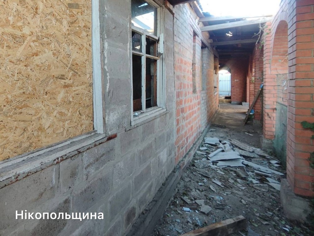 У Нікополі сталися пожежі, є поранений на Синельниківщині – ворог обстріляв два райони області вдень 13 березня