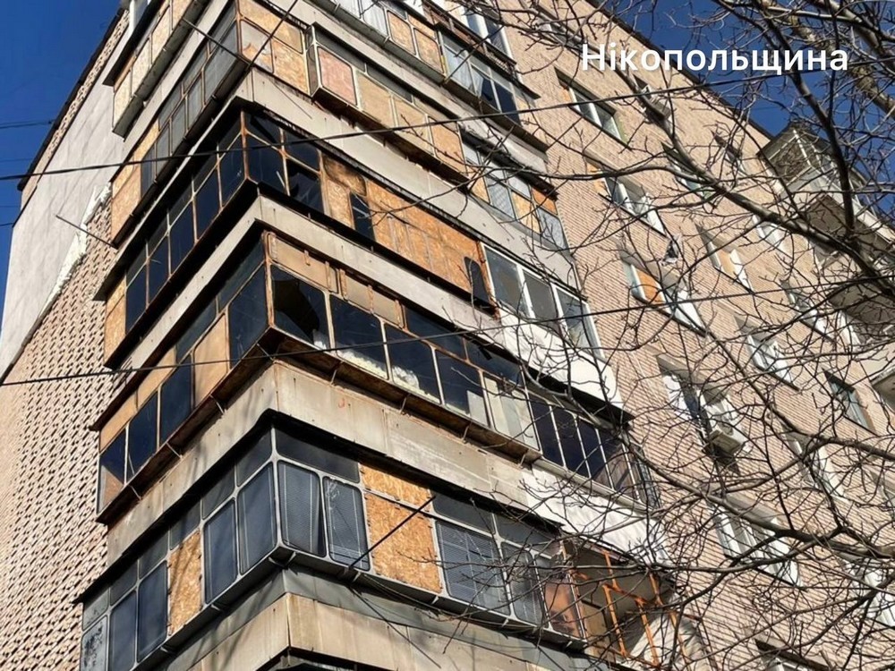 У Нікополі двоє поранених і руйнування, також є поранені у Дніпрі і Синельниківському районі внаслідок ворожих атак (фото) У Нікополі двоє поранених і руйнування, також є поранені у Дніпрі і Синельниківському районі внаслідок ворожих атак (фото)